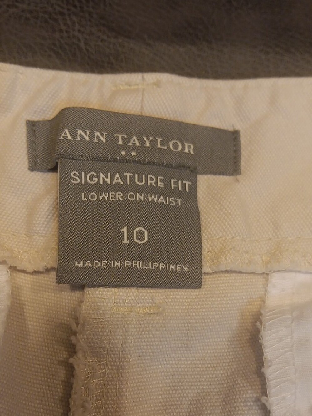 Ann Taylor Signature Fit White Denim Patch-Pocket Shorts - Picture 4 of 10